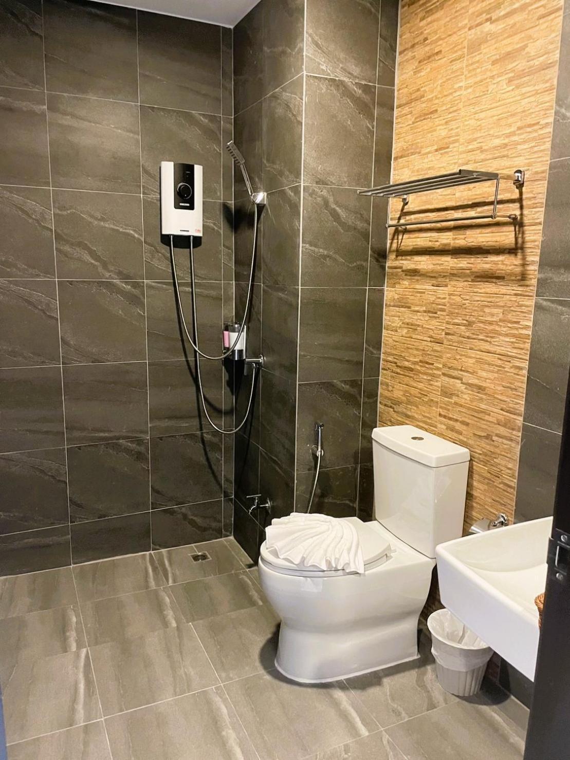 Terminal 58 Hotell Ban Mut Dok Khao Exteriör bild